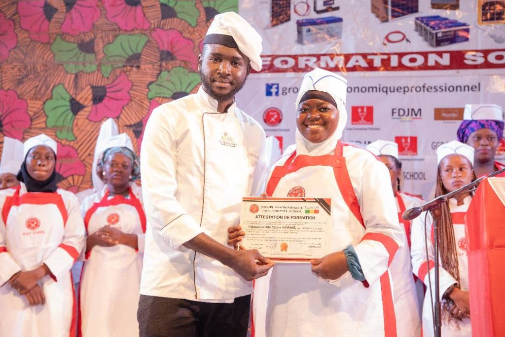 Cérémonie de remise des Certificats des Étudiants de l'année 2023 whatsapp image 2025 11 16 à 20.04.33 99cea5f6